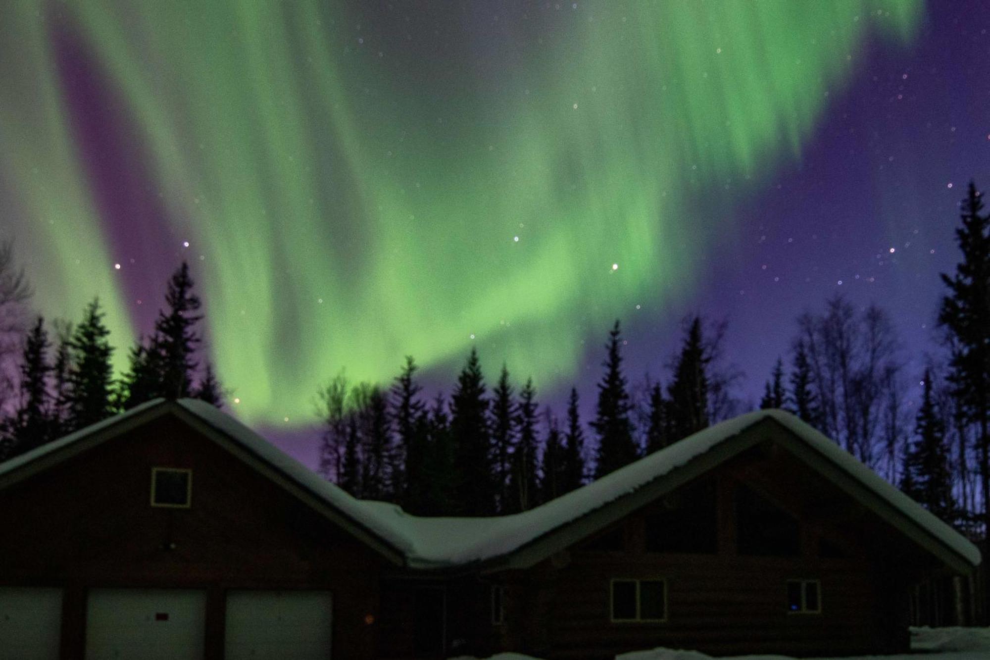 Riverside Log Cabin On-Site Aurora Viewing! North Pole Экстерьер фото